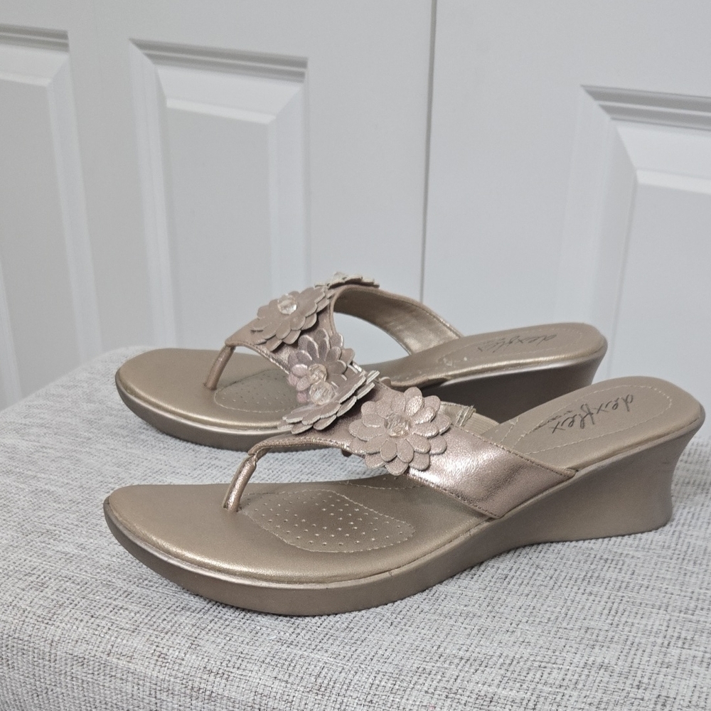 Dexflex Comfort Metallic Gold Wedge Sandals Sz 7